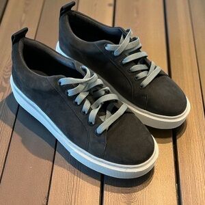 J/Slides NYC Gray Leather Women’s Platform Sneakers Size 8 EUC